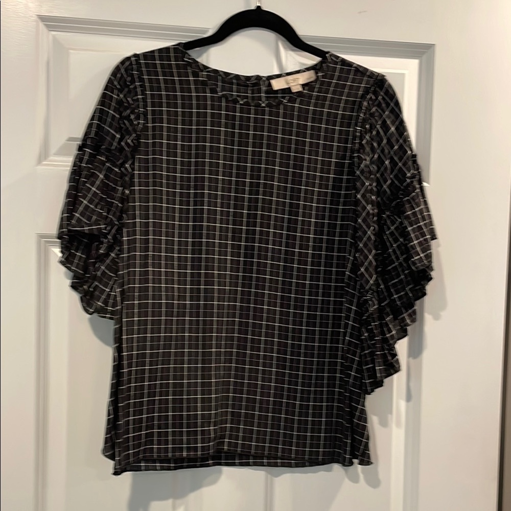 LOFT Black and White Ruffled Flutter Sleeve Blouse